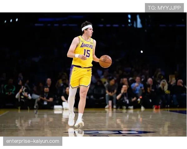 “里夫斯左侧腹斜肌二级拉伤常规赛报销，恢复进度缓慢”